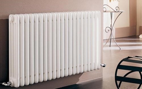 What are the advantages and disadvantages of radiators of different materials
